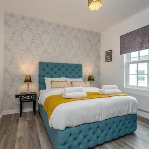  Apartment The Cotswold Woodland By Fortuna